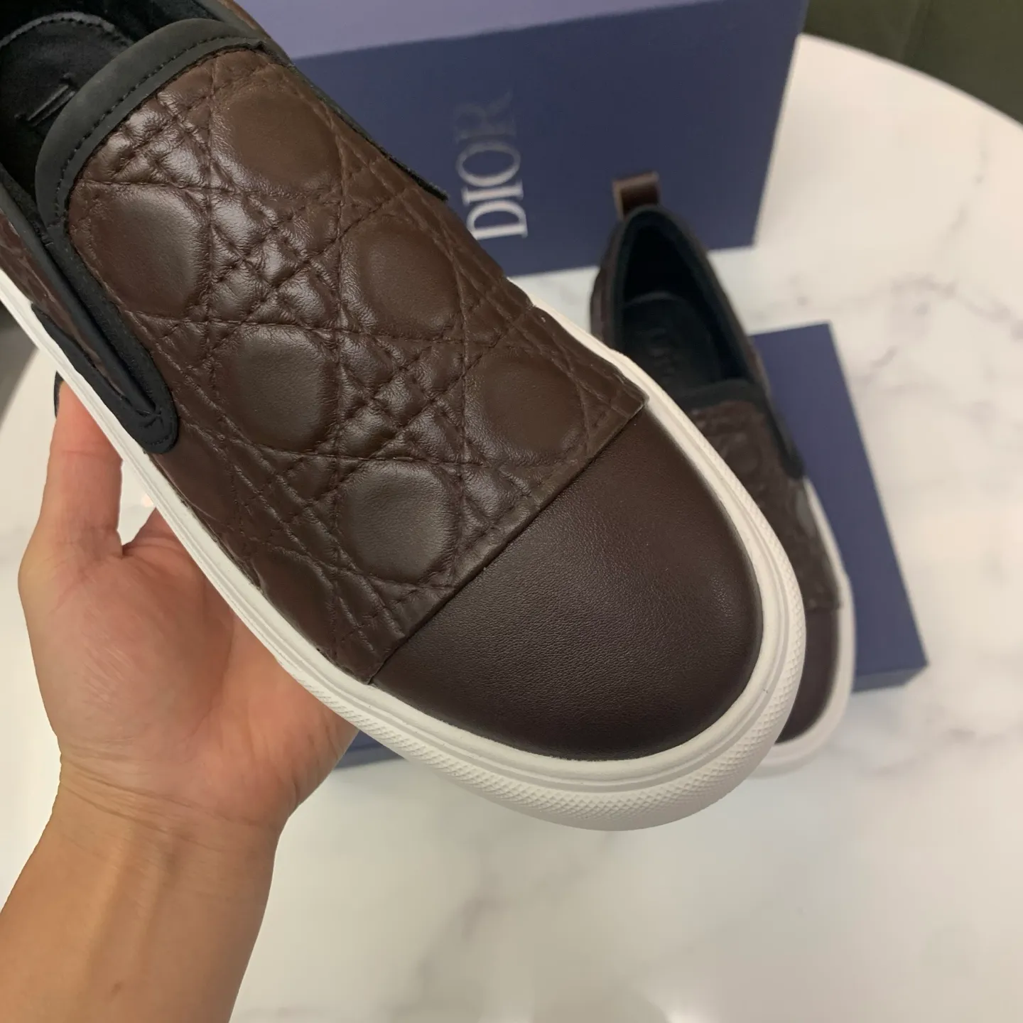 Men's men's shoes 💰400 [New style] 🧁🧁 Dior (velvet lining and leather lining are preferred when ordering) D's new product is on the market, full first-layer calfskin with embroidered classic diamond pattern D's craftsmanship, high-end and classy, ​​comfortable on the feet, versatile to wear, full of three-dimensional sense, available in 4 colors: black, coffee, gray and khaki, size: 39-44 (45 can be customized, cannot be returned)
